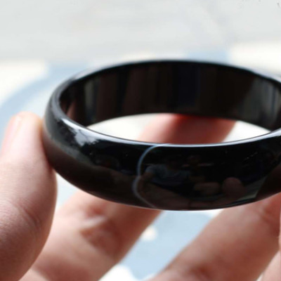 Vòng Tay Đá Mã Não Đen Liền Khối Ngọc Quý Gemstones U21