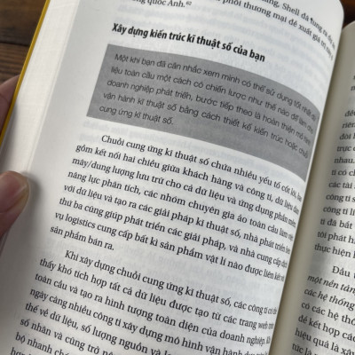 VƯỢT TRÊN SỰ VĨ ĐẠI - 9 Chiến Lược Phát Triển Cho Doanh Nghiệp Trong Kỉ Nguyên Biến Động Và Đổi Mới - Arindam Bhattacharya – Anh Thư dịch - Tân Việt – NXB Đại Học Sư Phạm