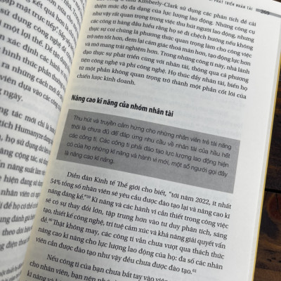VƯỢT TRÊN SỰ VĨ ĐẠI - 9 Chiến Lược Phát Triển Cho Doanh Nghiệp Trong Kỉ Nguyên Biến Động Và Đổi Mới - Arindam Bhattacharya – Anh Thư dịch - Tân Việt – NXB Đại Học Sư Phạm