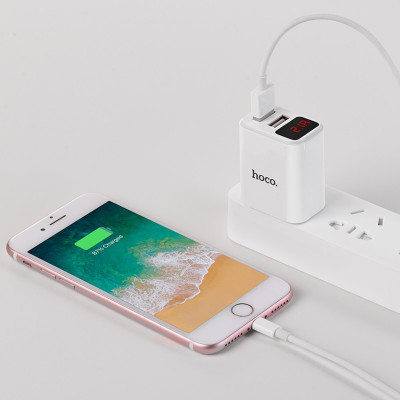 Cục Sạc Cổng Kép USB Có Màn Hình LED Hoco C63 Dòng 2.1A -Hàng Chính Hãng 