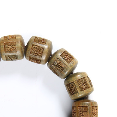 VÒNG TAY GỖ ĐÀN HƯƠNG XANH 15mm KHẮC LỤC TỰ OM MANI TIẾNG TRUNG LỜI NGUYỆN CẦU HẠNH PHÚC