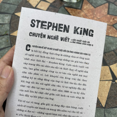 CHUYỆN NGHỀ VIẾT VÀ GÓC KHUẤT CUỘC ĐỜI CỦA ÔNG HOÀNG KINH DỊ – Stephen King – Nguyễn Hà An dịch – 1980books – NXB Thanh Niên (Bìa mềm)