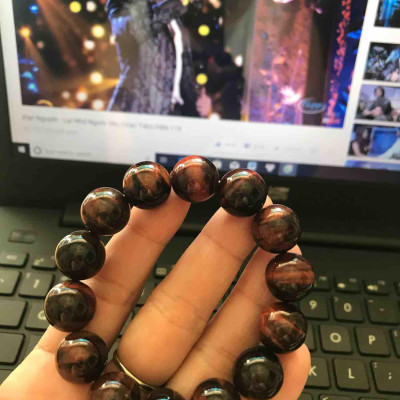 CHIẾC VÒNG ĐÁ MẮT HỔ ĐỎ NÂU TỰ NHIÊN SIZE 14LY 14 HẠT NAM MẠNG HỎA THỔ KIM