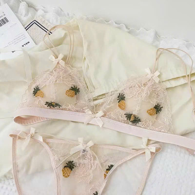 Bộ Đồ Lót Trái Thơm Thêu Không Gọng Mút Mỏng Xinh Xắn