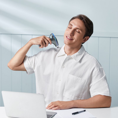 Súng massage SKG F7 với 5 chế độ Mát-xa và 3 chế độ Chườm nóng Giúp Nhanh Chóng làm Giãn cơ, giảm Stress,tăng Phục Hồi