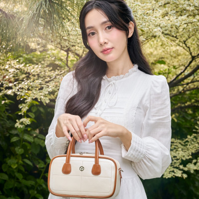 Túi Yuumy ( Thời trang nữ bo góc phối chỉ nổi size 23 - Túi đeo chéo da Glossy YN303 )