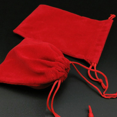 Vòng tay chỉ đỏ heo vàng may mắn,  kèm túi nhung cung hỷ