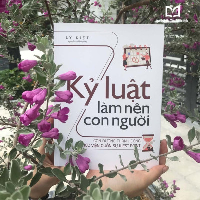 Sách: Combo Tư Duy Đổi Mới: Thay Đổi Một Suy Nghĩ Thay Đổi Cả Cuộc Đời + Kỷ Luật Làm Nên Con Người