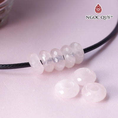 1 cái charm đá hình bánh xe đá thạch anh hồng 14mm lỗ 5mm mệnh hỏa, thổ - Ngọc Quý Gemstones