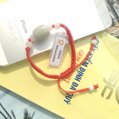 Combo Vòng đeo tay chỉ đỏ đính 5 hạt Ngọc Cẩm Thạch thiên nhiên 100%, Chu vi vòng 22cm, thiết kế co giãn, Kèm bản Photocopy GIẤY KIỂM ĐỊNH CỦA SJC LAB (Full mã số), KÈM túi đựng Cung Hỷ - MẪU CROWX.436B