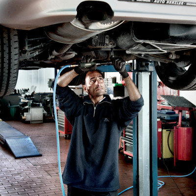 Máy Siết Bu Lông Góc Khí Nén Metabo DRS 35-1/4