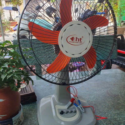 Quạt Kẹp Bình 12V, Có 3 Tốc Độ Gió Khác Nhau, Loại CN B3, Cánh 30cm gió mạnh.