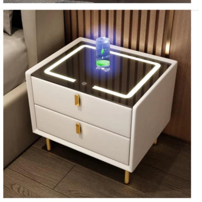 Kệ TV 4.0 có sạc không dây, đầu cắm USB, mặt kính cường lực hiện đại sang trọng