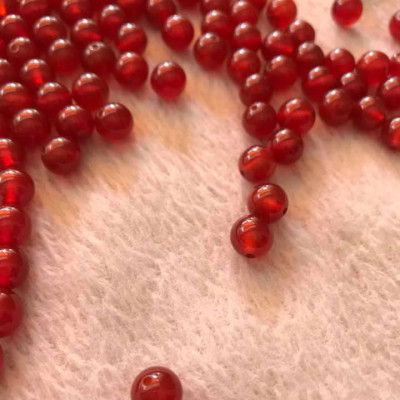 1 BỘ GỒM 2 HẠT RỜI ĐÁ MÃ NÃO ĐỎ LÀM TRANG SỨC SIZE HẠT 8MM - 2 HẠT  NỮ MỆNH HỎA THỔ VỀ BỌC LÀM TRANG SỨC ĐEO Ạ