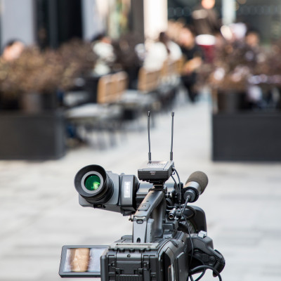 Bộ Micro Thu Âm Không Dây Saramonic UwMic9S Kit2 - Xử Lý Âm Thanh Phát Sóng Chuyên Nghiệp - Quay Video/ Phỏng Vấn - Hàng Chính Hãng 