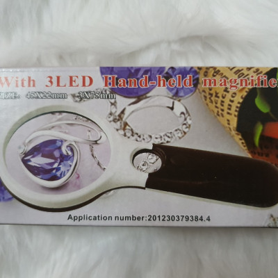 Kính Lúp phóng to 6902AB Cầm Tay Có Đèn Led - Hàng chính hãng