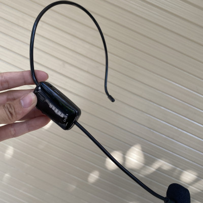 Loa trợ giảng Shuae SM918 - Máy trợ giảng kèm micro cài tai không dây - Kết nối Bluetooth, AUX, USB, SD card, FM - Công suất 15W - Có echo hát karaoke dễ dàng - Pin sạc dung lượng lớn cho thời gian sử dụng lên đến 6h - Hàng nhập khẩu