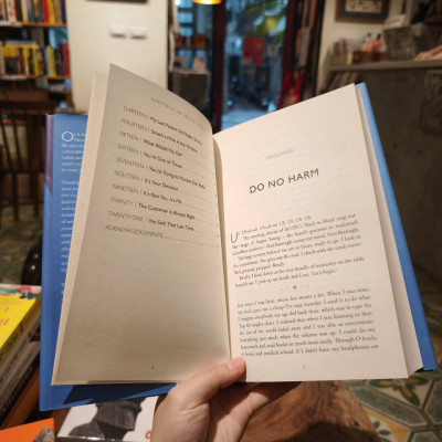 Sách - Everything That Makes Us Human: Case Notes of a Children