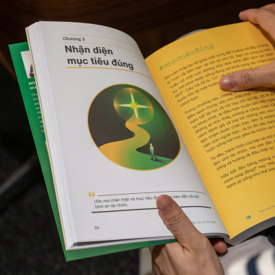 Sách RIO Book - Bình An Tài Chính - Hành trình làm chủ cảm xúc và các quyết định về tiền