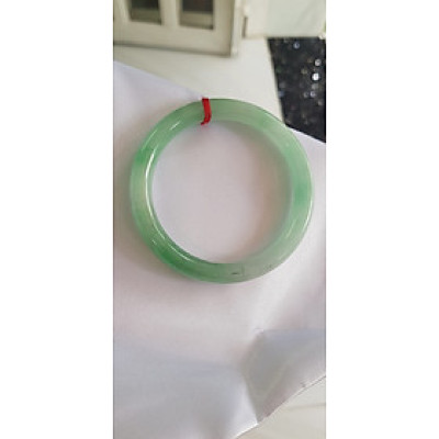 Vòng Mới đá ngọc cẩm thạch tự nhiên TR Lý A SAO 50 Size vòng 50mm x 7,2mm Màu Xanh ngọc lý trắng bóng nhẹ nhàng đẹp bóng xinh đẹp nữ 50kg - 55kg đeo đẹp ạ Món Quà Ý nghĩa Anh Chị tặng Mẹ, Vợ, người thân yêu ạ