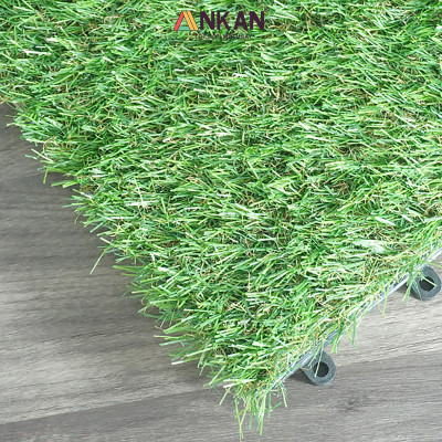 Vỉ Cỏ Nhân Tạo Thương Hiệu ANKAN, Kết Hợp Với Vỉ Gỗ Lót Sàn Để Lót Ban Công, Sân Vườn, Phòng Tập Gym, Khu Resort, Cỏ Nhân Tạo Loại Tốt, An Toàn Cho Trẻ Nhỏ, Hàng Xuất Khẩu
