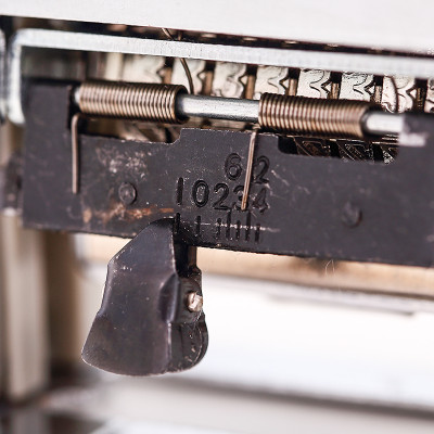 Dấu Nhảy 7 Số Deli 7507 