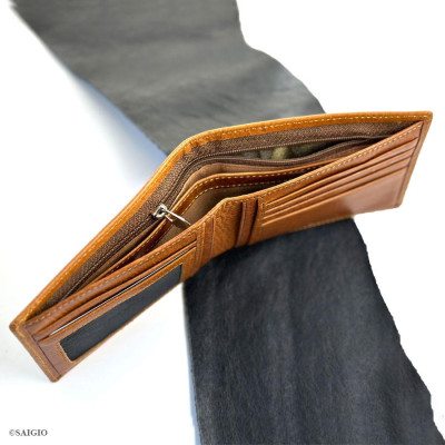 Ví Nam Hàng Hiệu HERITAGE Siêu Bền Bỉ, Size Lớn, Thiết Kế Cổ Điển, Đơn Giản, Dáng Ngang - Gập 2, Ngăn Đựng Tiền Có Khóa Kéo, Nhiều Ngăn Để Giấy Tờ Tiện Dụng - Hàng Chính Hãng SAIGIO