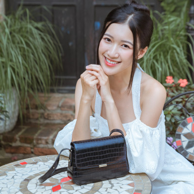 Túi Yuumy ( Thời trang nữ nắp gập size 20 - Túi đeo chéo da Verein YN198 )