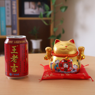 Mèo thần tài lục lạc ,may mắn , thu hút tài lộc , có khe để tiền , kèm đệm lót xinh xắn  ,thu hút khách hàng , mang vận khí tốt lành , công việc kinh doanh thuận lợi vạn sự hanh thông xua tan vận đen ,đem nhiều may mắn đến cho gia chủ 