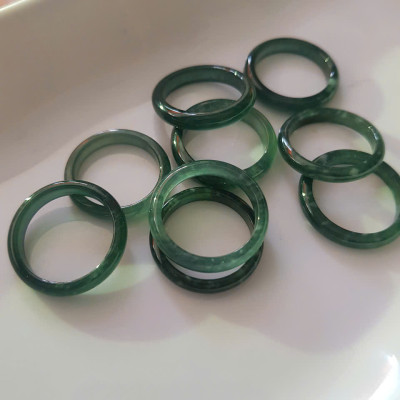 Chiếc Nhẫn nữ mới đá cẩm thạch xanh lam ngọc tự nhiên  Nhẫn bản nhỏ Ni 16mm x cao 3mm  x dầy 2mm màu xanh nhẹ nhàng đều xuất sắc đem lại may mắn tài lộc rẻ đẹp dành cho các Chị em nữ đeo tay ngón bất kỳ nhẫn 16mm ạ