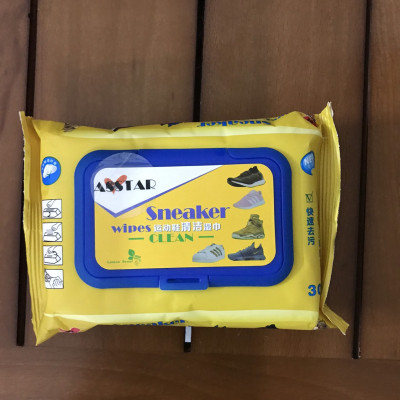 Gói 30 tờ giấy ướt lau giày vàng chuyên dụng - Hàng Nhập Khẩu