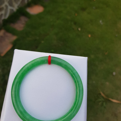 Vòng Đeo Tay Đá Cẩm Thạch Lý 52mm Size vòng 52mm x dầy 7mm màu xanh lá đẹp Nữ mệnh thủy mộc hỏa trên 50kg - 57kg đeo ạ