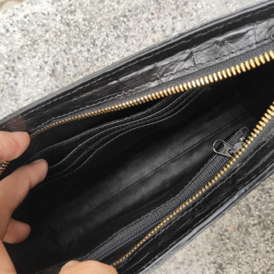 Clutch cầm tay da cá sấu 