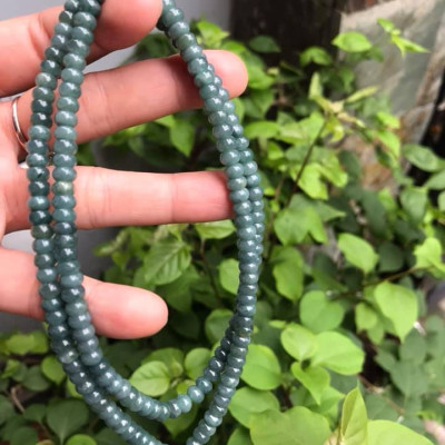 DÂY CHUYỀN DÀI ĐEO CỔ ĐÁ CẨM THẠCH BÁNH XE  MÀU XANH ĐẬM NHẸ TỰ NHIÊN TRỒNG CỔ  Dài 32cmx dầy 6mm dài mặt trước ngực rất đẹp