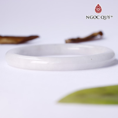 Vòng nguyên khối bản tròn đá bạch ngọc - Ngọc Quý