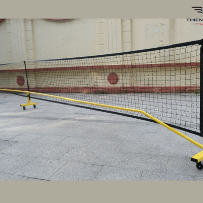 Trụ lưới di động Pickleball tập luyện, có bánh xe di chuyển, thiết kế nhỏ gọn. Trụ lưới pickleball kích thước tiêu chuẩn 670 x 71 x 91.5 cm thích hợp dùng trong nhà và ngoài trời