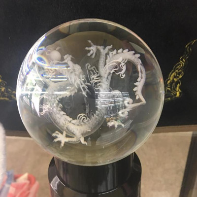 Quả cầu Pha Lê phong thủy chạm âm 6D khắc hình Rồng - Đường kính 8cm