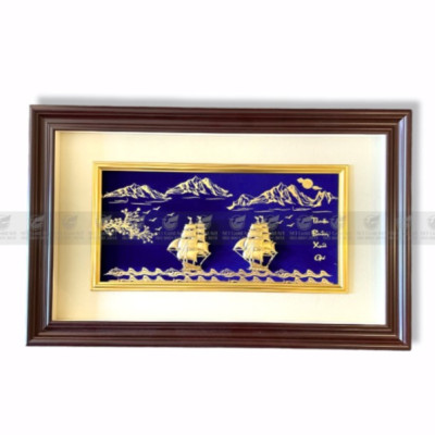 Tranh thuyền buồm hoa mai dát vàng 24k (40x65cm) MT Gold Art- Hàng chính hãng, trang trí nhà cửa, phòng làm việc, quà tặng sếp, đối tác, khách hàng, tân gia, khai trương 