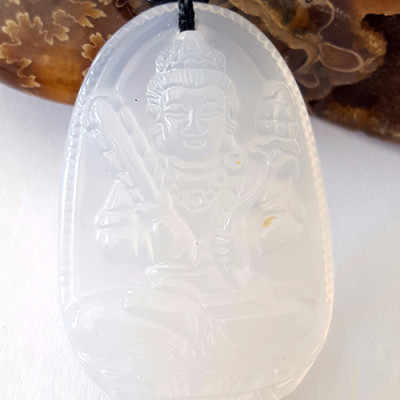 Mặt Dây Chuyền Hư Không Tạng Bồ Tát Mã Não Trắng