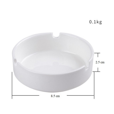 Gạt tàn thuốc bằng sứ, khung sắt đỡ uốn hoa văn hình hươu 