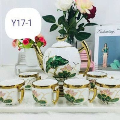 Bộ ấm chén kèm khay pha trà cà phê sứ cao cấp trắng hoa sen ( giao ngẫu nhiên tay cầm )