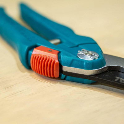 KÉO CẮT CÀNH 200MM TOTAL THT0201 - HÀNG CHÍNH HÃNG