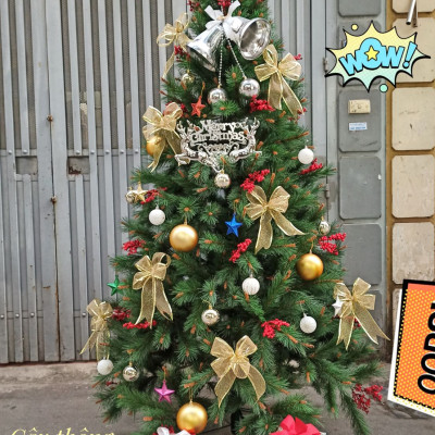 Cây thông noel cước đầu vàng gắn trái đỏ 1m5 - Mẫu cây như thật