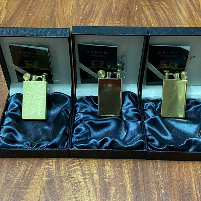 Vỏ Hột Quẹt Bật Lửa Xăng Đá Zorro Z761 Sieu Mỏng Mở Nắp Đánh Lửa Tự Động