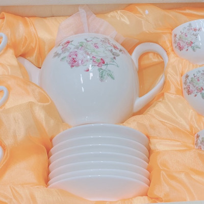 Bộ cốc chén phà trà sứ camelia kèm 7 đĩa lót tách  trắng họa tiết hoa hồng ( Giao ngẫu nhiên ) - ANTH463