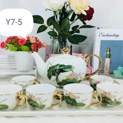 Bộ ấm chén kèm khay pha trà cà phê sứ cao cấp trắng hoa sen ( giao ngẫu nhiên tay cầm )