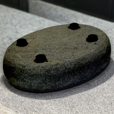 Khay đá đựng khăn nén 4 lỗ (gồm 2 lỗ đựng khăn & 2 lỗ đựng nước) sử dụng cho 2 khách. Được sử dụng trong nhà hàng sushi