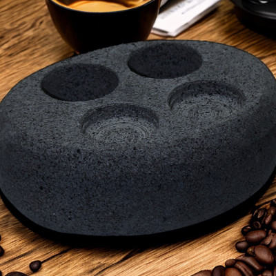 Khay đá đựng khăn nén 4 lỗ (gồm 2 lỗ đựng khăn & 2 lỗ đựng nước) sử dụng cho 2 khách. Được sử dụng trong nhà hàng sushi