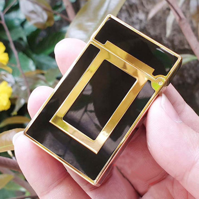 Vỏ Hột Quẹt Bật Lửa Ga Đá D upon Sơn Mài Đen Viền Vàng Ô Chữ Nhật D-151V