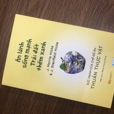 Sách Ăn lành sống mạnh, trái đất thêm xanh + Quà tặng túi thơm 